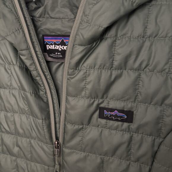 Patagonia Women’s Nano Puff Fitz Roy Trout Hoody Small Hemlock Green 84465 HMKG - Picture 2 of 16